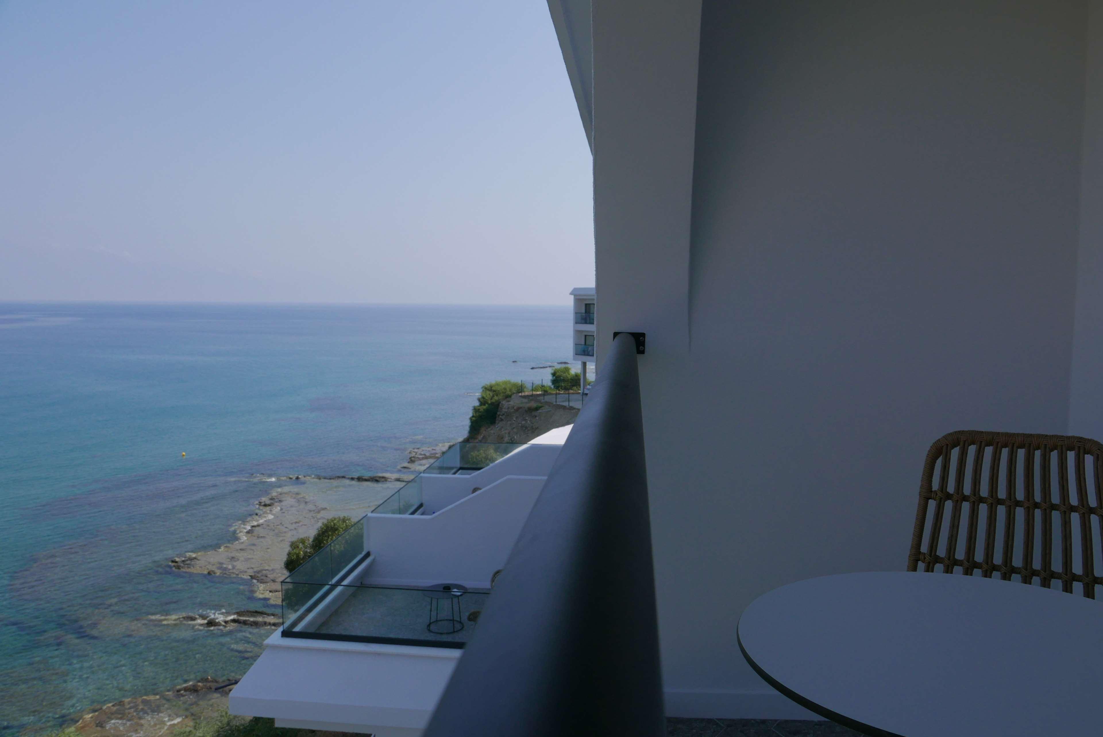 E.J. Pyrgos Bay Hotel מראה חיצוני תמונה