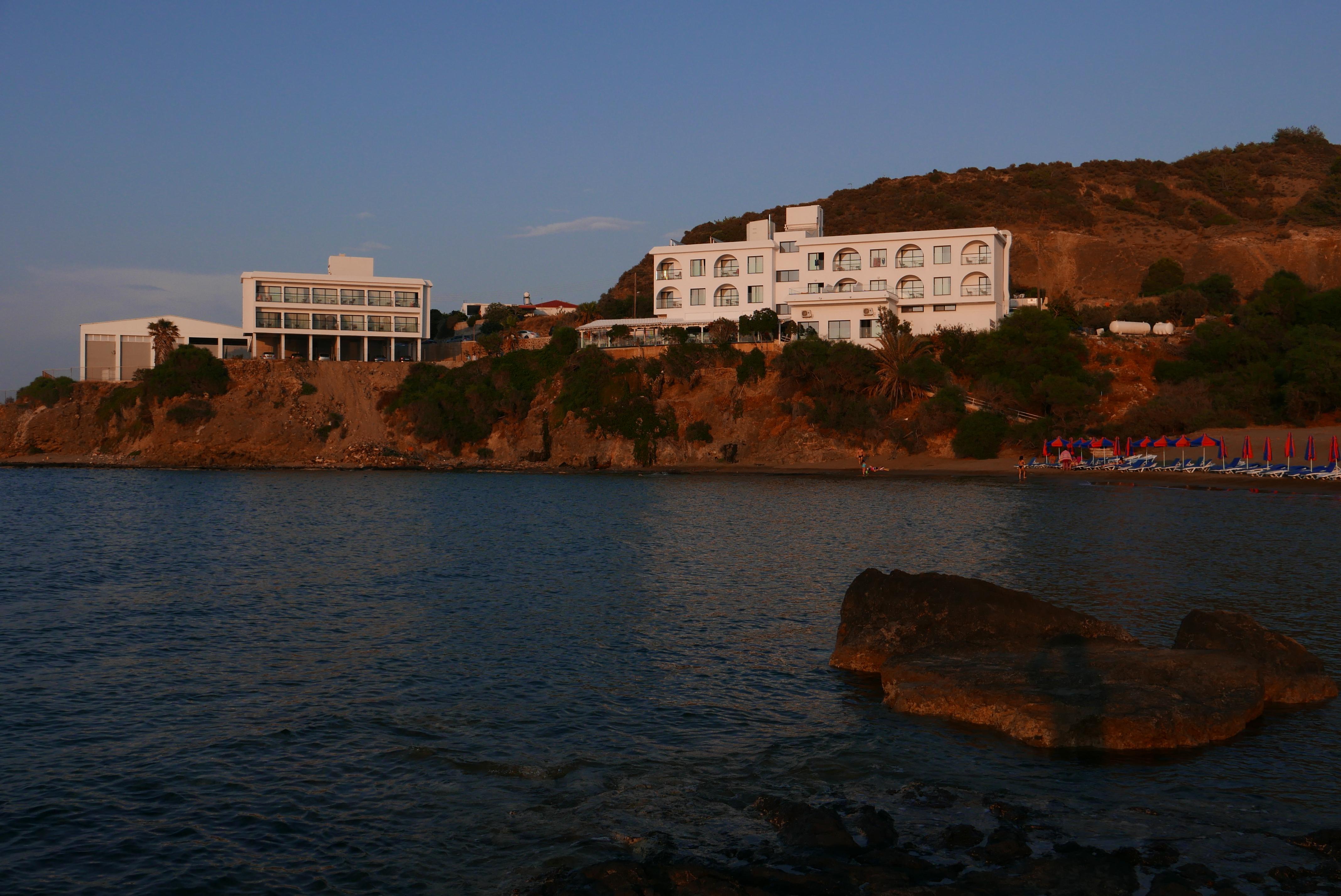 E.J. Pyrgos Bay Hotel מראה חיצוני תמונה
