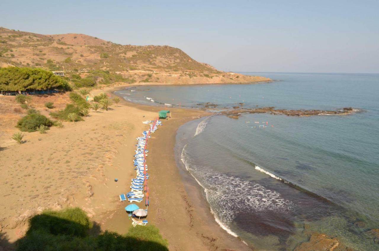 E.J. Pyrgos Bay Hotel מראה חיצוני תמונה